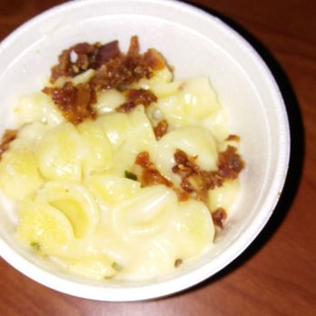 BreWingZ Restaurant and Bar - White cheese macaroni with bacon.Taste horrible their was no seasoning. - Chicken Wings Near Me - Houston, Texas BreWingZ Restaurant and Bar - White cheese macaroni with bacon.Taste horrible their was no seasoning. - Chicken Wings Near Me - Houston, Texas