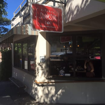 Kitchen Sunnyside - Street parking with a small red sign. - Breakfast & Brunch Near Me - Mill Valley, California