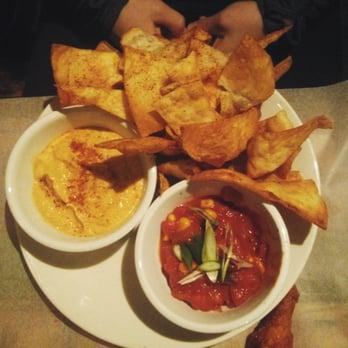 Taverne Saint-Sacrement - Hummus and salsa with housemade tortilla chips - Bars Near Me - Montreal, Quebec