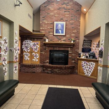 Elmer's Kitchen - Entrance inside - Diners Near Me - Beaverton, Oregon Elmer's Kitchen - Entrance inside - Diners Near Me - Beaverton, Oregon