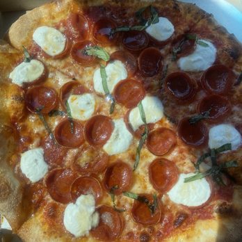 Cascadia Pizza - Small Nona - Food Trucks Near Me - Enumclaw, Washington