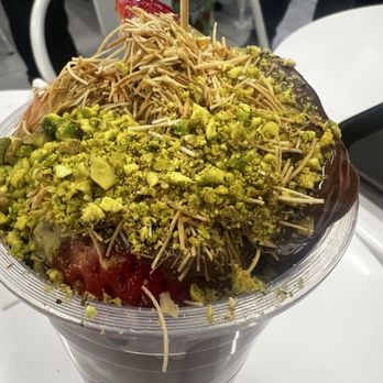 Devil & Angel Desserts - Dubai Chocolate Strawberry - Desserts Near Me - Riverton, Utah