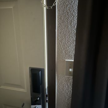 Virgin River Casino & Lodge - Gap on room door - Hotels Near Me - Mesquite, Nevada Virgin River Casino & Lodge - Gap on room door - Hotels Near Me - Mesquite, Nevada