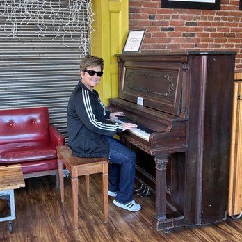 D & M Coffee - I love a coffee shop with a piano. - Coffee & Tea Near Me - Ellensburg, Washington