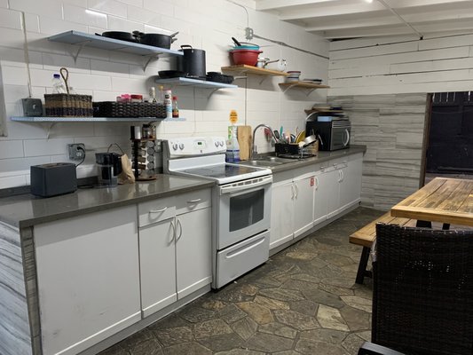 The Beach Waikiki Hostel by ALOH by null