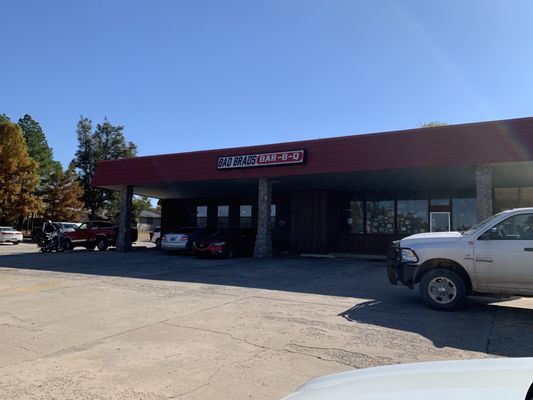 BAD BRAD’S BAR-B-Q OF YUKON - Updated October 2025 - 77 Photos & 122 ...