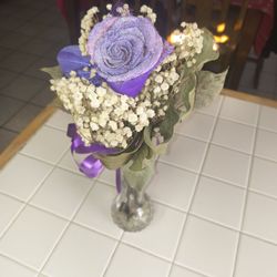 4 Ever Flowers - Beautiful preserved flowers that are over a year old and still hold the color and beauty.