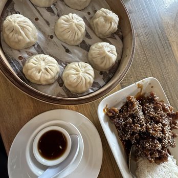 Momo Mee - Pan Asian Near Me - Milwaukee, Wisconsin Momo Mee - Pan Asian Near Me - Milwaukee, Wisconsin