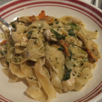Scaddabush - Pesto Pollo Fettuccine - bland food. Chicken is too dry. - Italian Near Me - Richmond Hill, Ontario Scaddabush - Pesto Pollo Fettuccine - bland food. Chicken is too dry. - Italian Near Me - Richmond Hill, Ontario