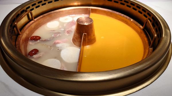 Tong Xin Ru Yi Traditional Hot Pot by null