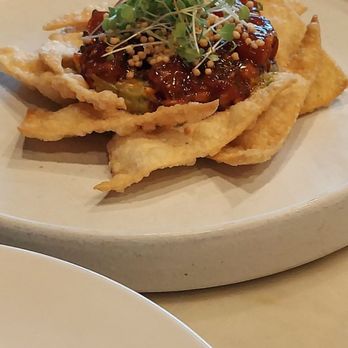MW Restaurant - Poke nachos - New American Near Me - Honolulu, Hawaii