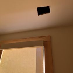 Melour Resort - Hole in ceiling