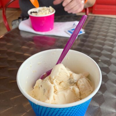 Mimi's Ice Cream & Coffee Shoppe by null