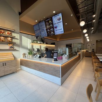 GOM Snow Desserts - Inside - Desserts Near Me - Oxnard, California