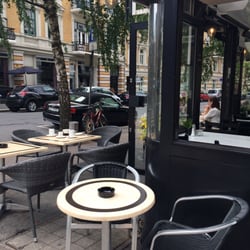 Café Elise - Fint på uteserveringen!