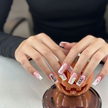 Miracle Nails & Bar - Nail Salons Near Me - Monrovia, California