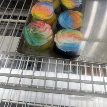 Laury's Bakery & Cake - Bakeries Near Me - Oak Park, Illinois Laury's Bakery & Cake - Bakeries Near Me - Oak Park, Illinois