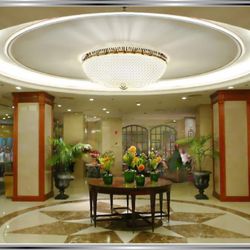 Hotel Emperador - Ansicht des Haupteingangs.