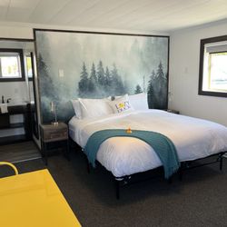 Lazy Duck Inn - Bedroom Room 24