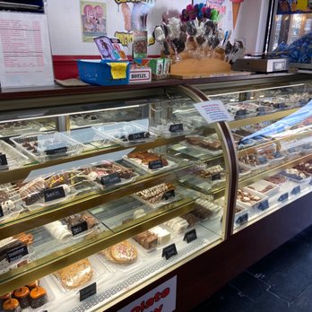 Chocolate Monkey - a display case filled with pastries - Desserts Near Me - Gatlinburg, Tennessee Chocolate Monkey - a display case filled with pastries - Desserts Near Me - Gatlinburg, Tennessee