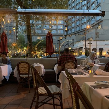 Italian Kitchen - Outdoor seating - Italian Near Me - Vancouver, British Columbia