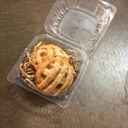 Babcock Ranch Farmers Market - Yummy little apple pies