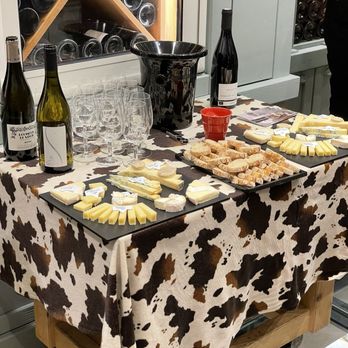 Fromagerie Pierre Gay - Cheese Shops Near Me - Annecy, 74