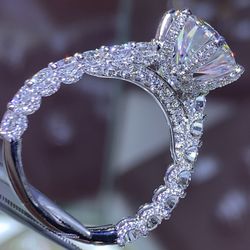 David's House Of Diamonds - U Prong with Diamond 6 Prongs