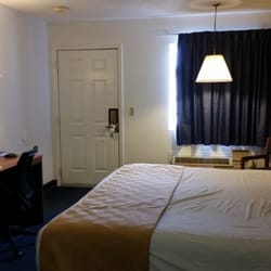 Haysville Express Inn - King room