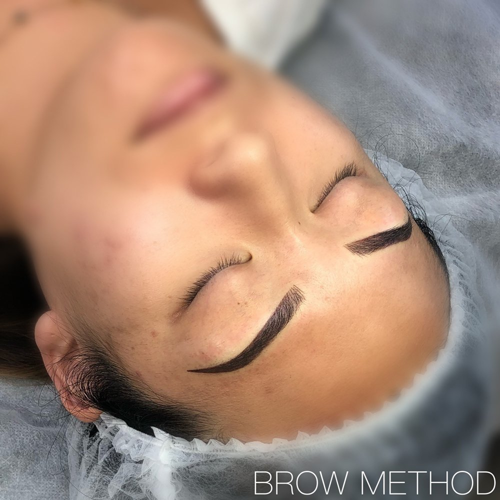 Brow Method Logo