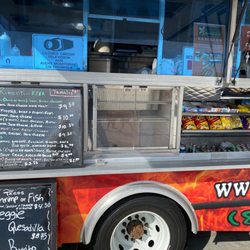 Romanti-Ezer - Beach side food truck
