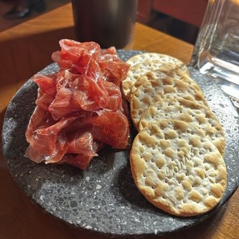 Red Frog - Speakeasies Near Me - Lisbon, 11