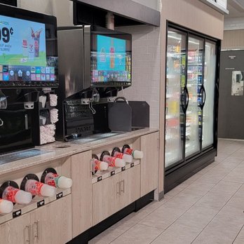 7 Eleven - Frozen drinks perhaps? - Convenience Stores Near Me - Chicago, Illinois