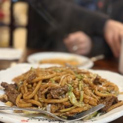 Ju Feng Yuan Dumpling Cafe - Black Pepper Beef Fried Udon