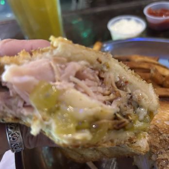 Robbie's - Turkey hatch chile melt - American Near Me - Rimrock, Arizona Robbie's - Turkey hatch chile melt - American Near Me - Rimrock, Arizona