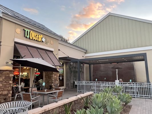 TJ Oyster Bar by null