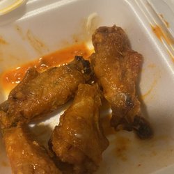 Wing Shack Longmont - Garlic hot wings