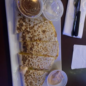Del's Bar & Grill - Quesadilla - Beer Bar Near Me - Oyster Bay, New York