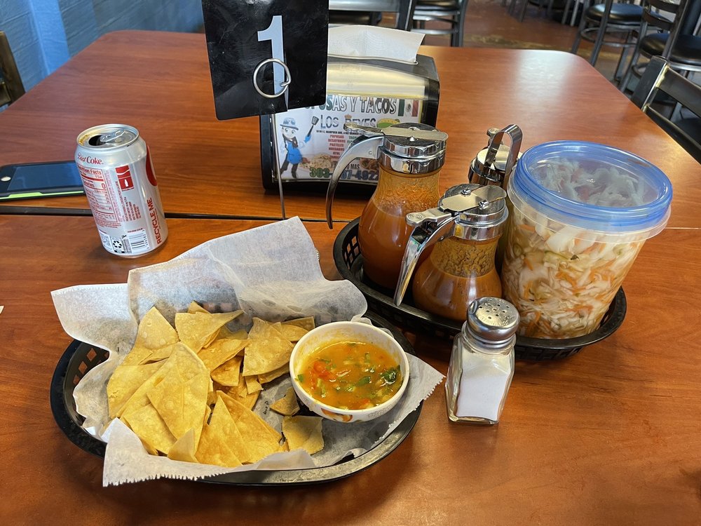 Pupusas Y Tacos Los Reyes