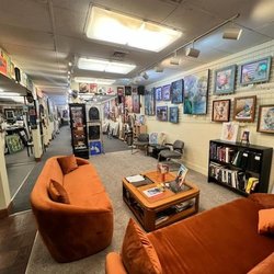 Just Lookin' Gallery - Long view from the 'living room'