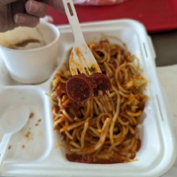 Jollibee - Spaghetti and hot dog - Chicken Shop Near Me - Kapolei, Hawaii