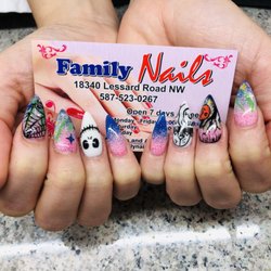 Family Nails