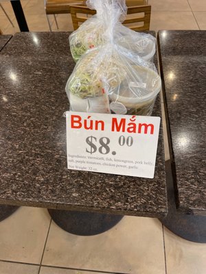 Banh Mi Che Cali by null