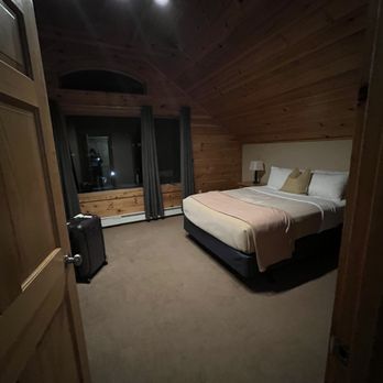 New England Outdoor Center - Room in our cabin. Hot water and heat was great. - Vacation Rentals Near Me - Millinocket, Maine New England Outdoor Center - Room in our cabin. Hot water and heat was great. - Vacation Rentals Near Me - Millinocket, Maine