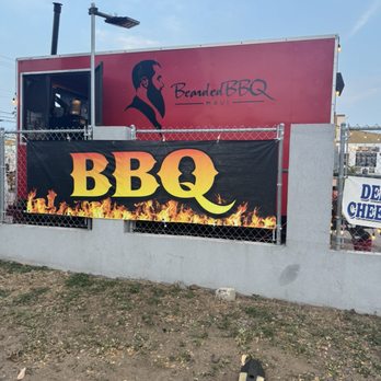 Bearded BBQ Maui - Bearded bbq truck street side - Food Trucks Near Me - Kahului, Hawaii