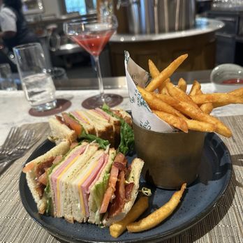 Carolina Vista Lounge - Club Sammy - New American Near Me - Pinehurst, North Carolina Carolina Vista Lounge - Club Sammy - New American Near Me - Pinehurst, North Carolina