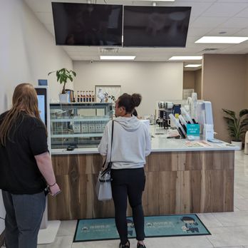 Miu Tea - Front Counter - Coffee & Tea Near Me - Columbus, Ohio
