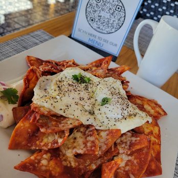 Basico Bistro Cafe - Red chiliquiles - American Near Me - El Paso, Texas