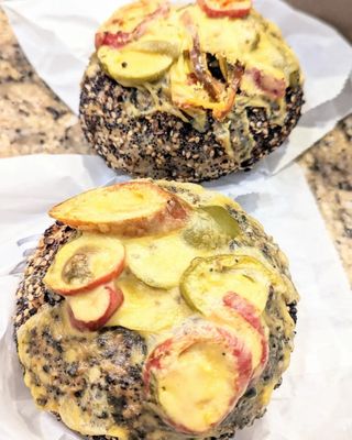 Hank's Bagels by null