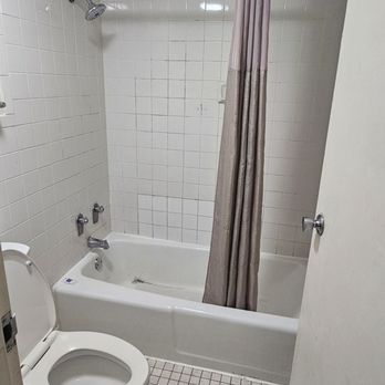 Motel 6 Dumfries, VA - Bathroom was disgusting - Hotels Near Me - Dumfries, Virginia